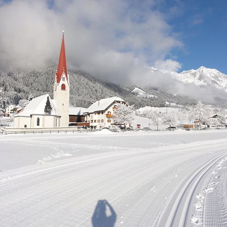 Hotel Messnerwirt Antholz Mittertal Exterior foto