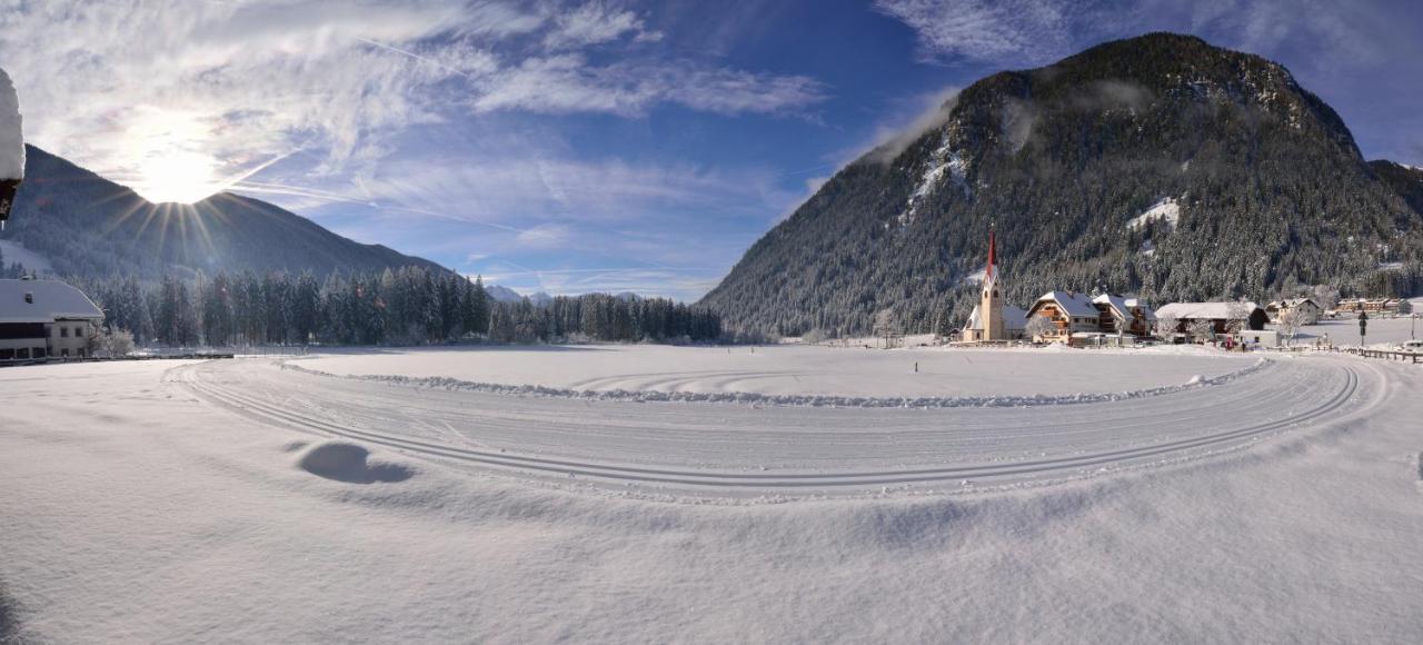 Hotel Messnerwirt Antholz Mittertal Exterior foto
